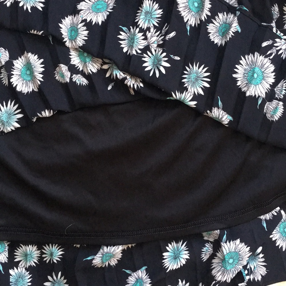 Skirt - Picture 2 of 3